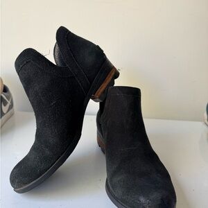 Sorel Suede Black Ankle Booties